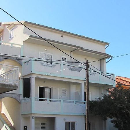 Apartments Mike Новалья Экстерьер фото